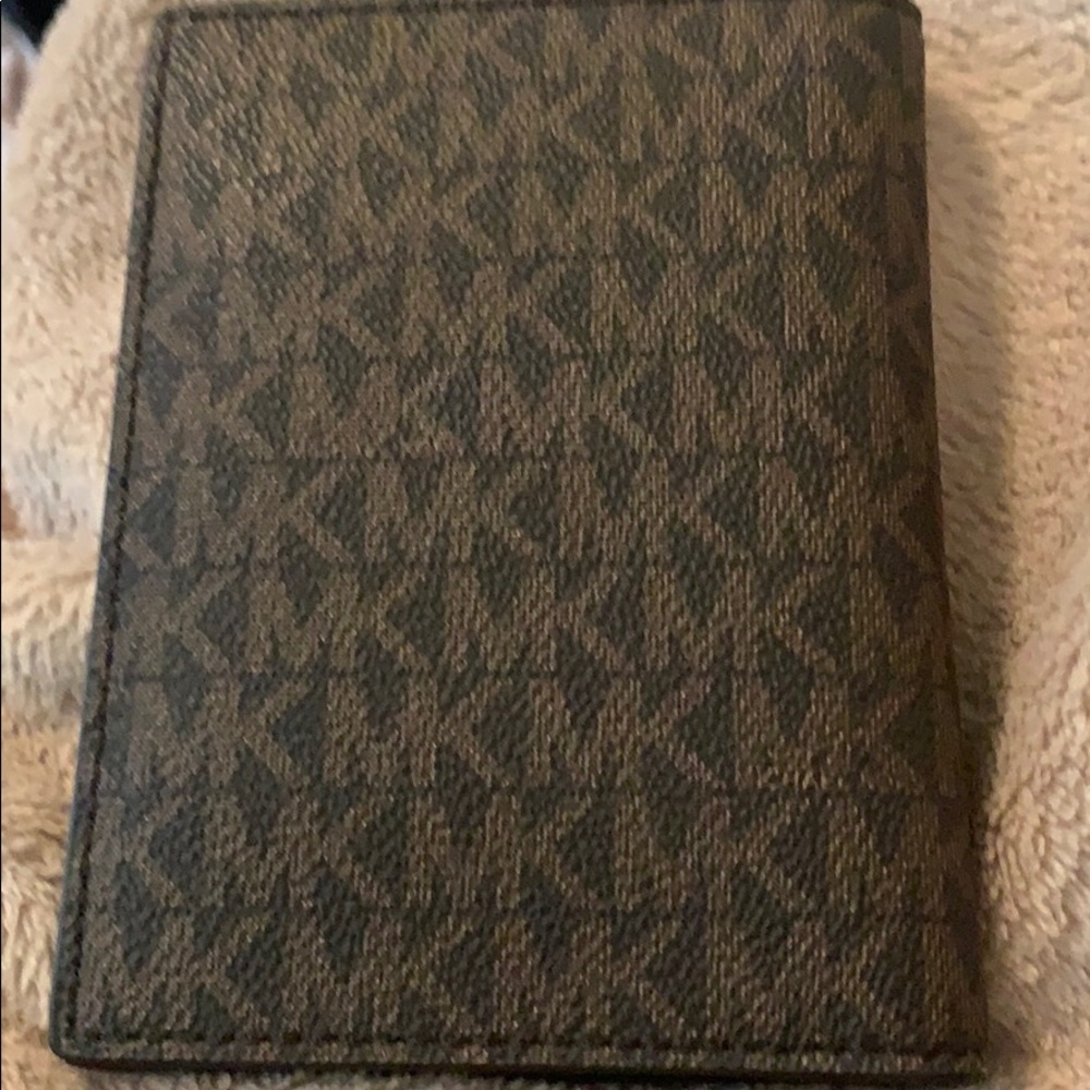 michael kors credit card holder - Picture 4 of 4